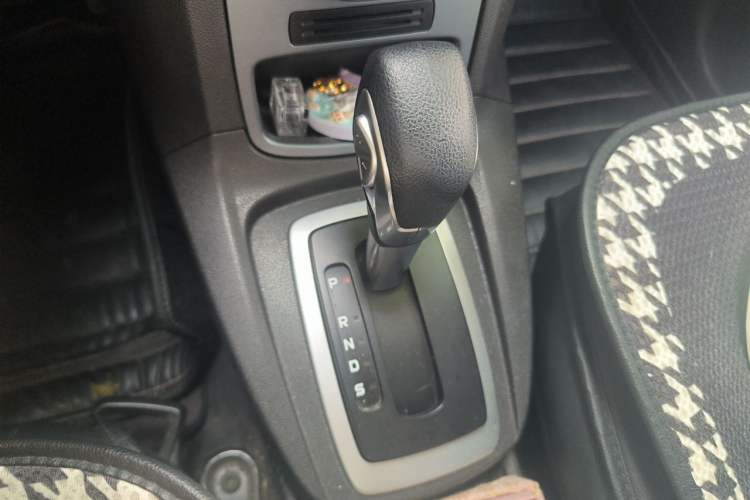 Used Ford Fiesta 2013 Hatchback 1.5L Automatic Fashion Edition Gear Lever