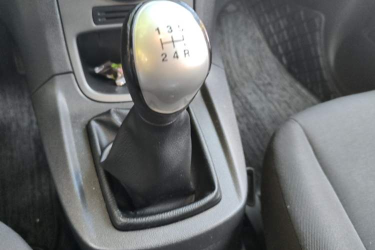 Used Ford Fiesta 2013 Hatchback 1.5L Manual Fashion Edition Gear Lever