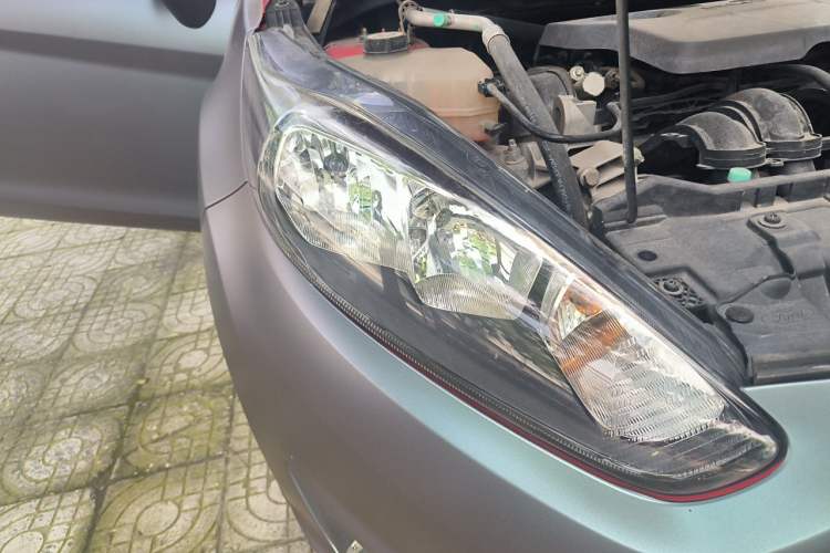 Used Ford Fiesta 2013 Hatchback 1.5L Automatic Fashion Edition Right Front Headlight