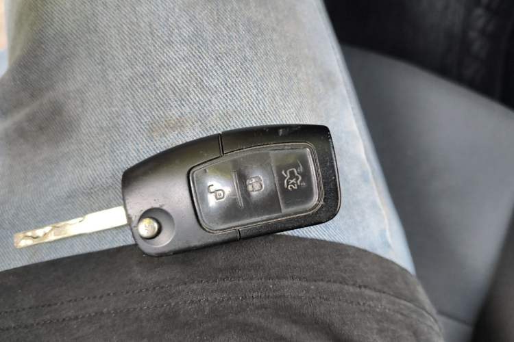 Used Ford Fiesta 2013 Hatchback 1.5L Manual Fashion Edition Vehicle Key
