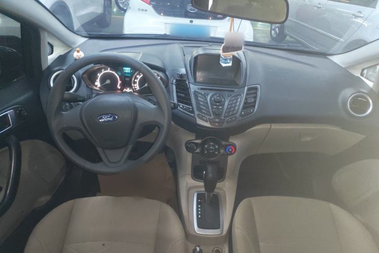 Used Ford Fiesta 2013 Sedan 1.5L Automatic Fashion Edition Center Console