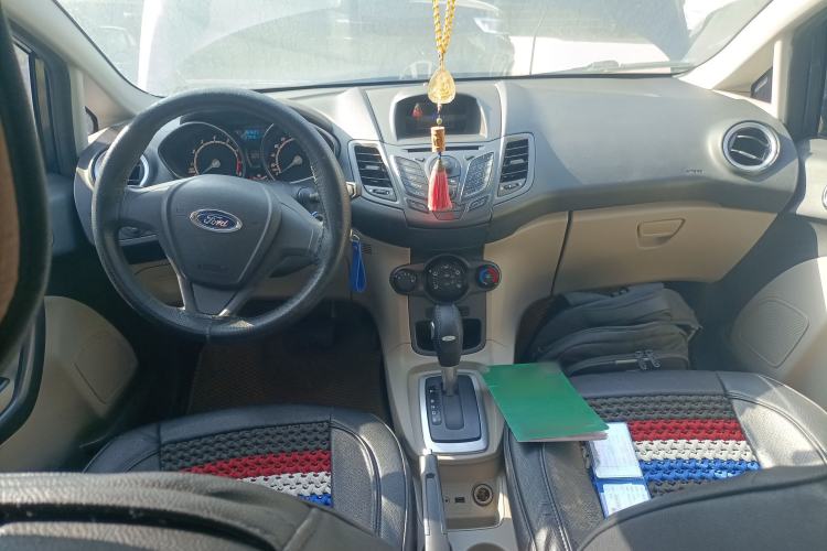 Used Ford Fiesta 2013 Sedan 1.5L Automatic Fashion Edition Center Console