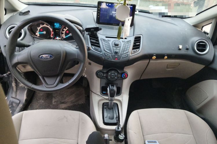 Used Ford Fiesta 2013 Sedan 1.5L Automatic Fashion Edition Center Console