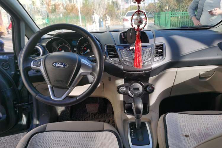 Used Ford Fiesta 2013 Sedan 1.5L Automatic Flagship Model Center Console