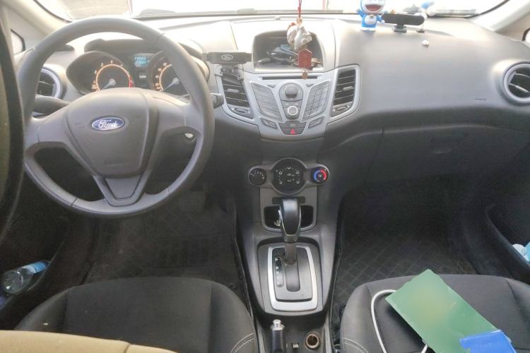 Used Ford Fiesta 2013 Hatchback 1.5L Automatic Fashion Edition Center Console