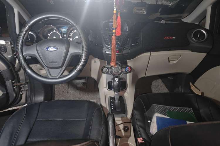 Used Ford Fiesta 2013 Sedan 1.5L Automatic Fashion Edition Center Console