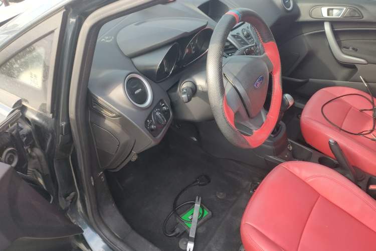 Used Ford Fiesta 2013 Hatchback 1.5L Manual Fashion Edition Driver Seat