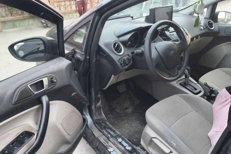 Used Ford Fiesta 2013 Sedan 1.5L Automatic Fashion Edition Driver Seat