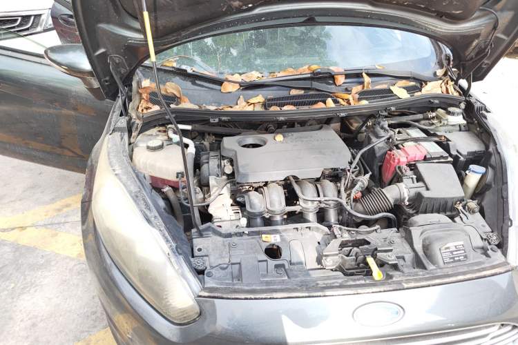 Used Ford Fiesta 2013 Sedan 1.5L Manual Fashion Edition Engine Bay Right