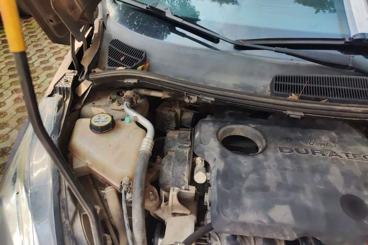 Used Ford Fiesta 2013 Sedan 1.5L Manual Fashion Edition Engine Bay Right