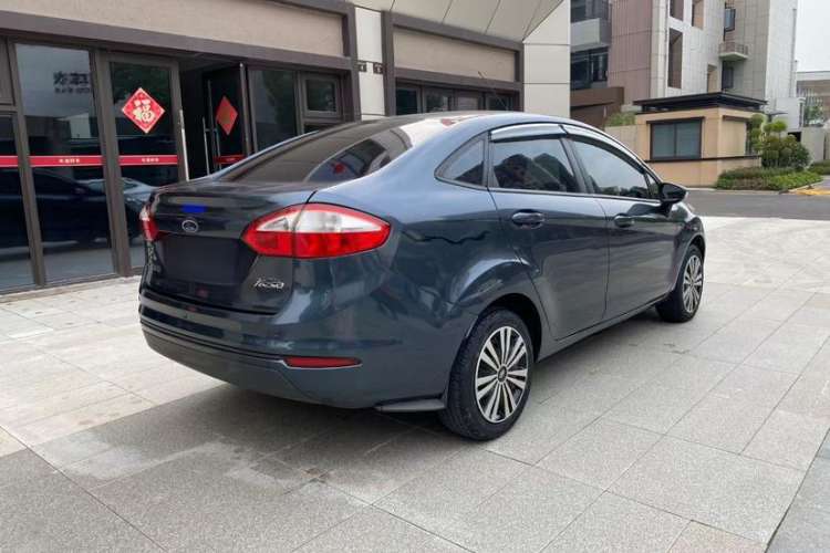 Used Ford Fiesta 2013 Sedan 1.5L Manual Fashion Edition Exterior 5
