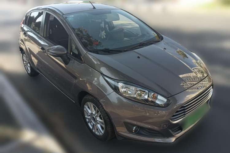 Used Ford Fiesta 2013 Hatchback 1.5L Automatic Fashion Edition Front Right 45 Deg