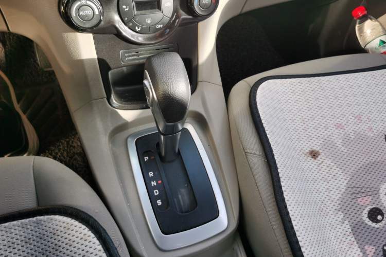 Used Ford Fiesta 2013 Sedan 1.5L Automatic Flagship Model Gear Lever
