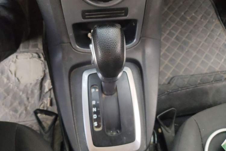 Used Ford Fiesta 2013 Hatchback 1.5L Automatic Fashion Edition Gear Lever