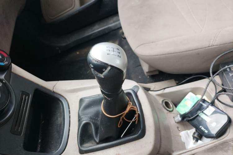Used Ford Fiesta 2013 Sedan 1.5L Manual Fashion Edition Gear Lever