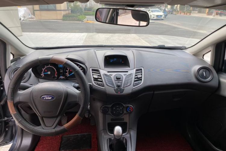 Used Ford Fiesta 2013 Sedan 1.5L Manual Fashion Edition Interior 1
