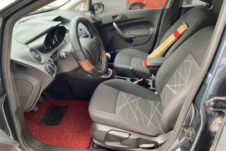 Used Ford Fiesta 2013 Sedan 1.5L Manual Fashion Edition Interior 2