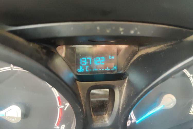Used Ford Fiesta 2013 Sedan 1.5L Manual Fashion Edition Odometer Close Up