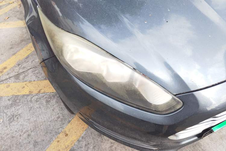 Used Ford Fiesta 2013 Sedan 1.5L Manual Fashion Edition Right Front Headlight
