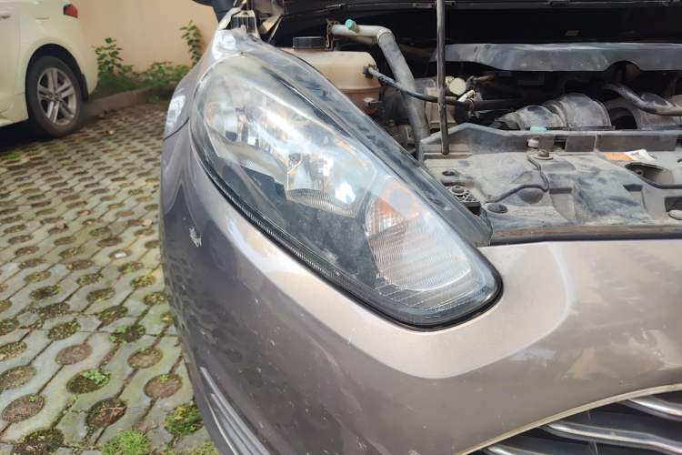 Used Ford Fiesta 2013 Sedan 1.5L Manual Fashion Edition Right Front Headlight
