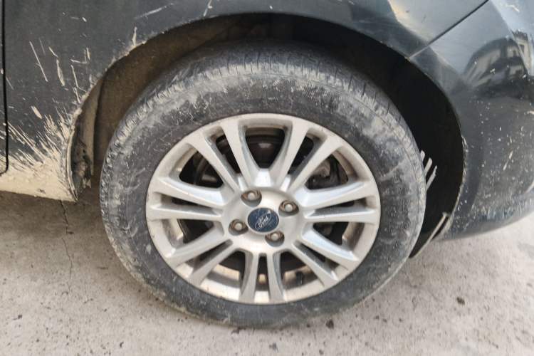 Used Ford Fiesta 2013 Sedan 1.5L Automatic Fashion Edition Right Front Wheel Hub