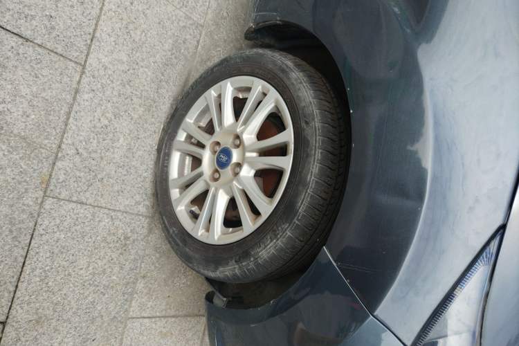 Used Ford Fiesta 2013 Sedan 1.5L Manual Fashion Edition Right Front Wheel Hub