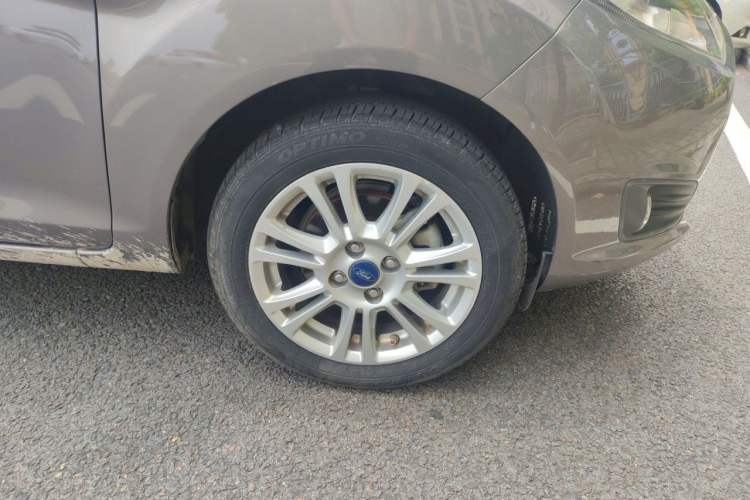 Used Ford Fiesta 2013 Sedan 1.5L Automatic Prestige Model Right Front Wheel Hub