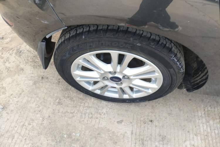 Used Ford Fiesta 2013 Hatchback 1.5L Manual Fashion Edition Right Rear Wheel Hub