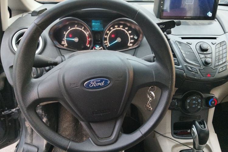 Used Ford Fiesta 2013 Sedan 1.5L Automatic Fashion Edition Steering Wheel