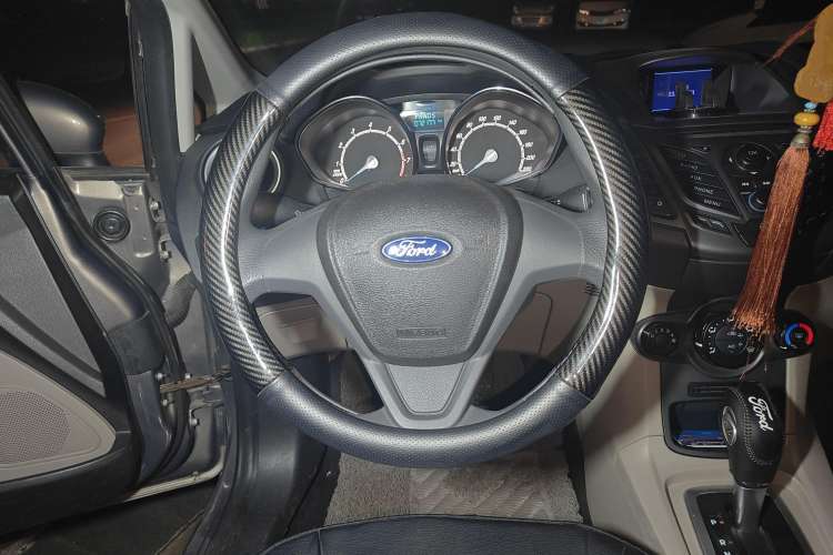 Used Ford Fiesta 2013 Sedan 1.5L Automatic Fashion Edition Steering Wheel