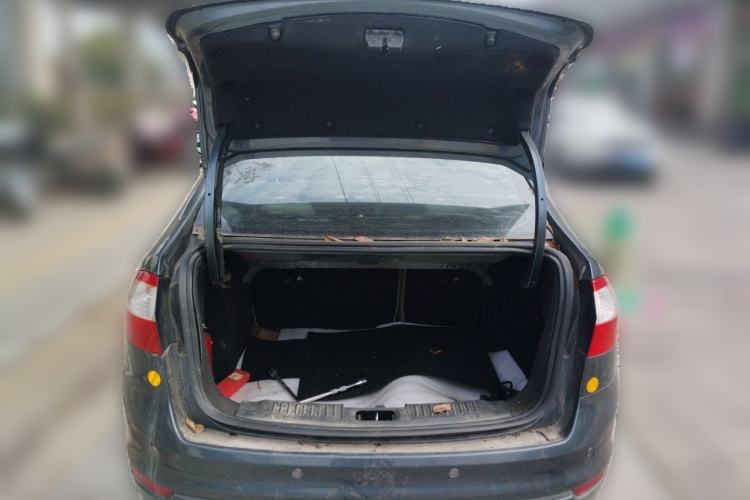 Used Ford Fiesta 2013 Sedan 1.5L Manual Fashion Edition Trunk