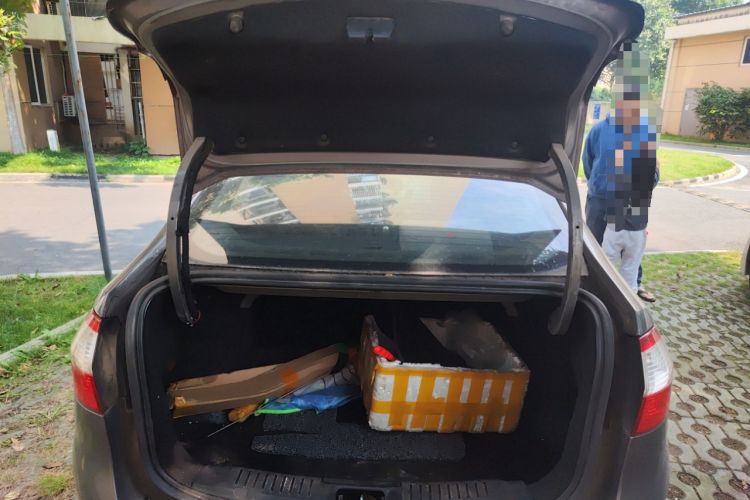 Used Ford Fiesta 2013 Sedan 1.5L Manual Fashion Edition Trunk
