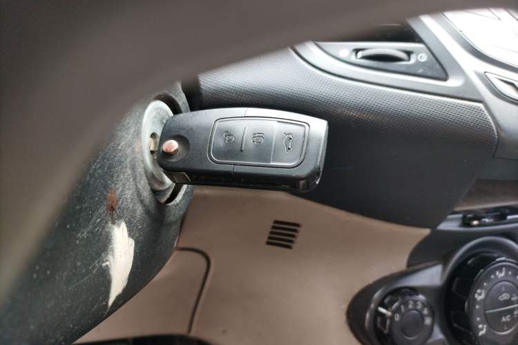 Used Ford Fiesta 2013 Sedan 1.5L Manual Fashion Edition Vehicle Key