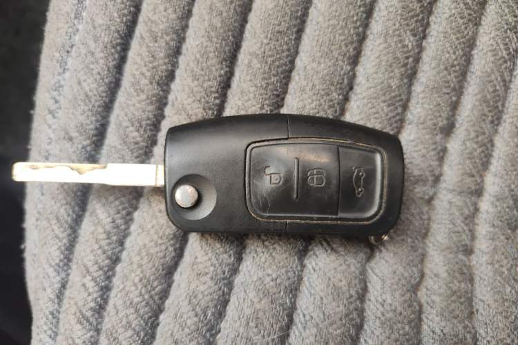 Used Ford Fiesta 2013 Sedan 1.5L Manual Fashion Edition Vehicle Key