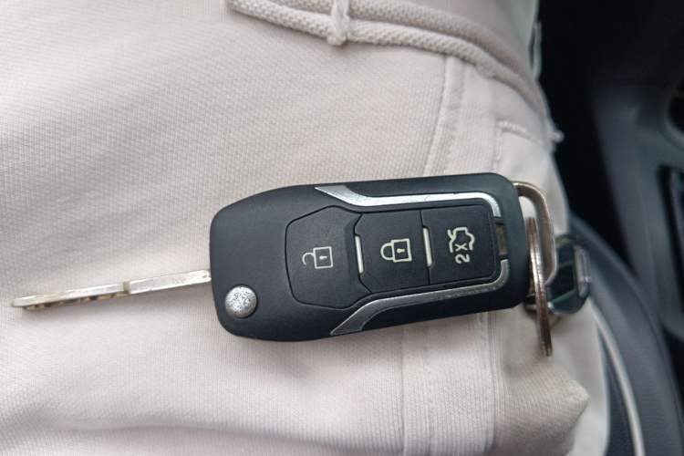 Used Ford Fiesta 2013 Sedan 1.5L Manual Fashion Edition Vehicle Key