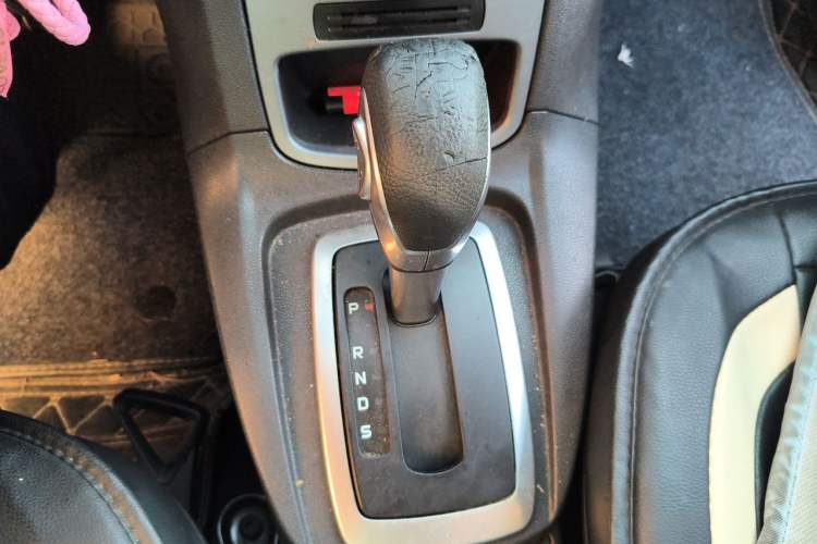 Used Ford Fiesta 2013 Hatchback 1.5L Automatic Fashion Edition Gear Lever