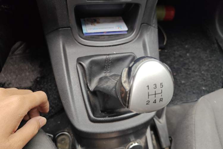 Used Ford Fiesta 2013 Hatchback 1.5L Manual Fashion Edition Gear Lever