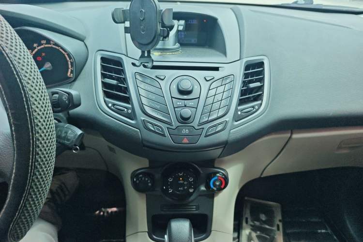 Used Ford Fiesta 2013 Sedan 1.5L Automatic Fashion Edition Audio And AC Panel