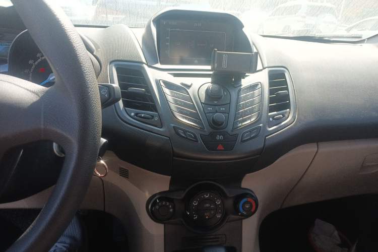 Used Ford Fiesta 2013 Sedan 1.5L Automatic Fashion Edition Audio And AC Panel