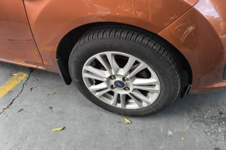 Used Ford Fiesta 2013 Hatchback 1.5L Automatic Fashion Edition Exterior 7