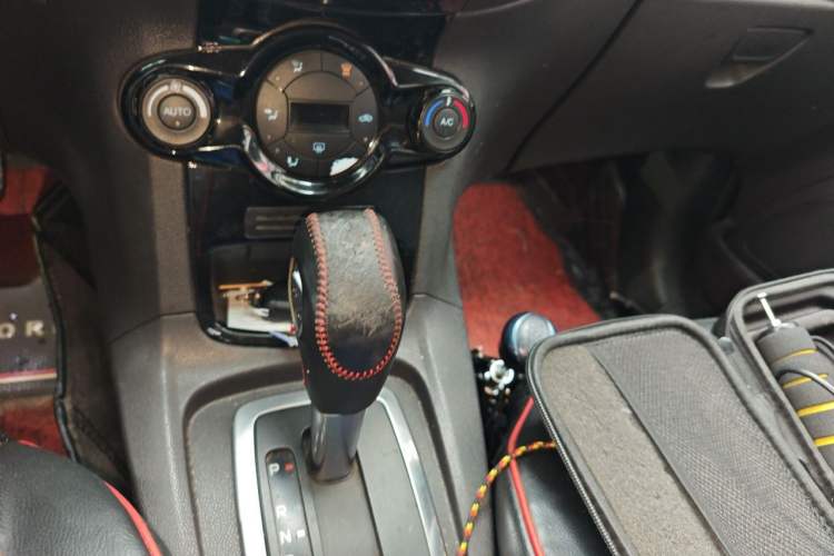 Used Ford Fiesta 2013 Hatchback 1.5L Automatic Sport Model Gear Lever
