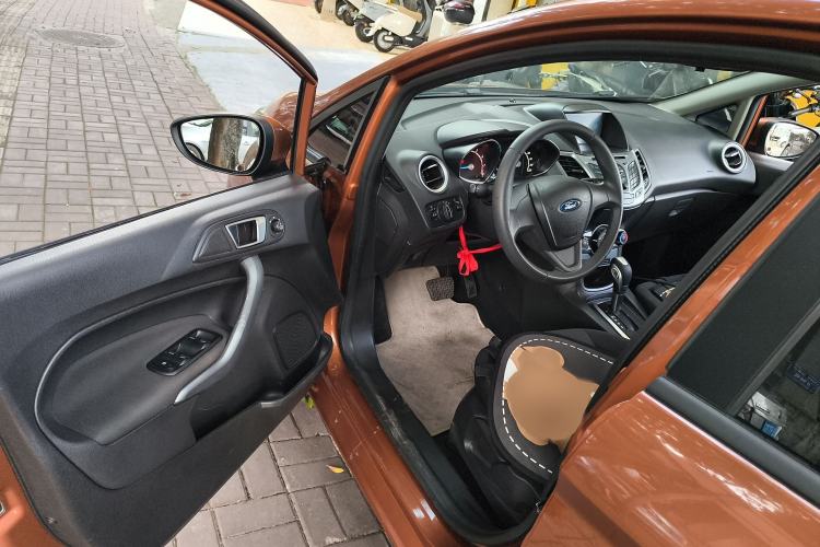 Used Ford Fiesta 2013 Hatchback 1.5L Automatic Fashion Edition Interior 3