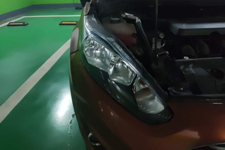 Used Ford Fiesta 2013 Hatchback 1.5L Automatic Prestige Model Right Front Headlight
