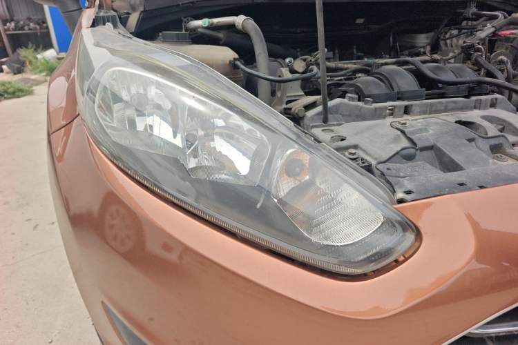 Used Ford Fiesta 2013 Sedan 1.5L Automatic Fashion Edition Right Front Headlight