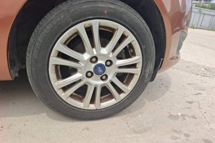 Used Ford Fiesta 2013 Sedan 1.5L Automatic Fashion Edition Right Front Wheel Hub