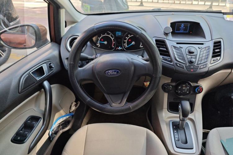 Used Ford Fiesta 2013 Sedan 1.5L Automatic Fashion Edition Steering Wheel