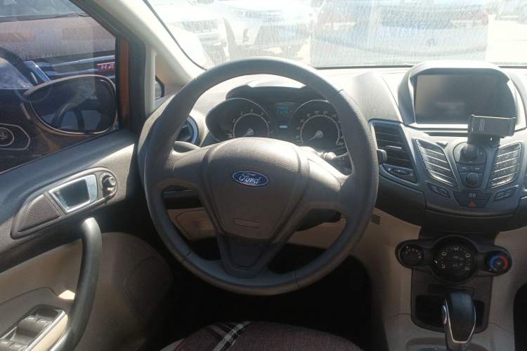Used Ford Fiesta 2013 Sedan 1.5L Automatic Fashion Edition Steering Wheel