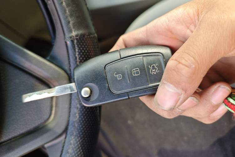 Used Ford Fiesta 2013 Sedan 1.5L Automatic Fashion Edition Vehicle Key