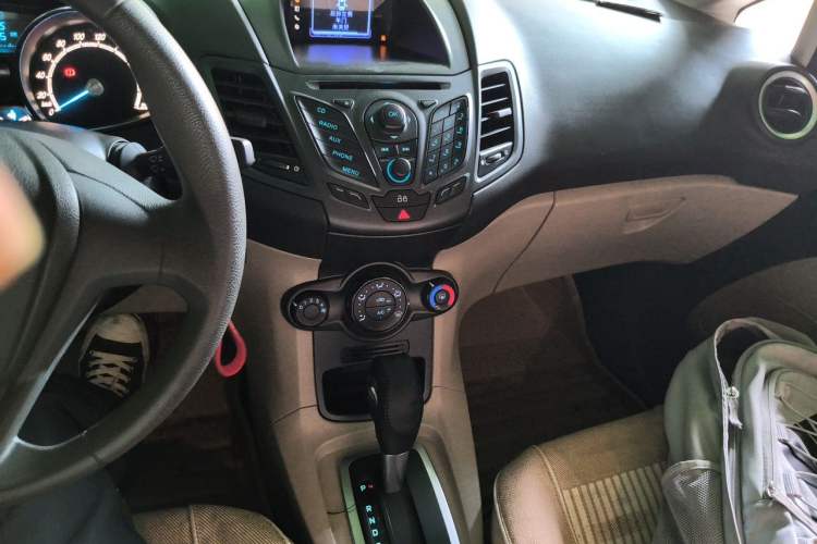 Used Ford Fiesta 2013 Sedan 1.5L Automatic Fashion Edition Audio And AC Panel