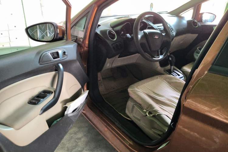 Used Ford Fiesta 2013 Sedan 1.5L Automatic Fashion Edition Driver Seat
